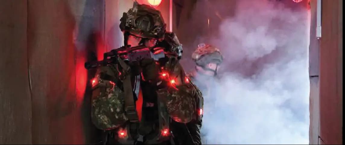У місті Вараш на навчальному полігоні Національної Гвардії було відкрито перший в Україні сучасний комплекс для тренування спецпідрозділів Шутхаус, обладнаний системами від SKIFTECH